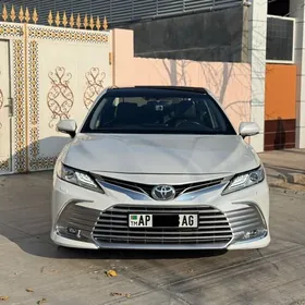 Toyota Camry 2021