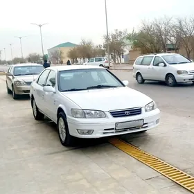 Toyota Camry 2000