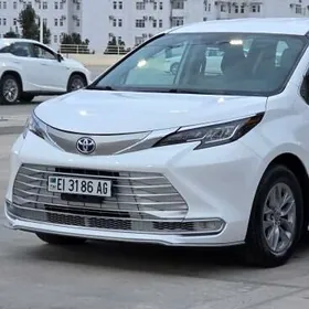 Toyota Sienna 2021