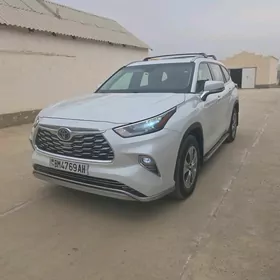 Toyota Highlander 2021