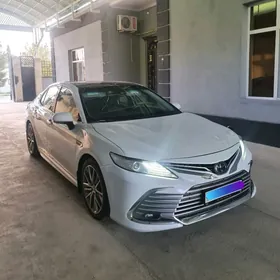 Toyota Camry 2018