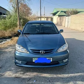 Toyota Camry 2004