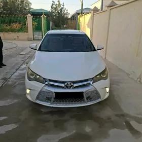 Toyota Camry 2017