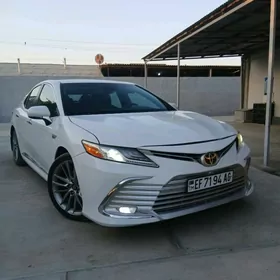 Toyota Camry 2018