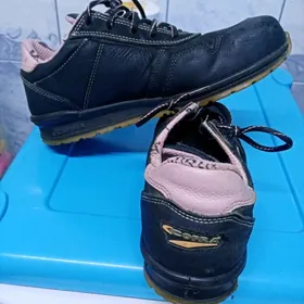 Кроссовки рабочие