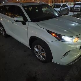 Toyota Highlander 2021