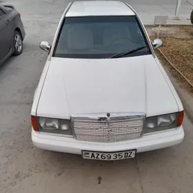 Mercedes-Benz 190E 1990