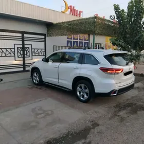 Toyota Highlander 2019