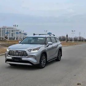 Toyota Highlander 2021