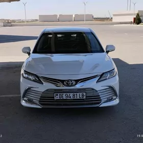 Toyota Camry 2020