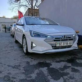 Hyundai Elantra 2019