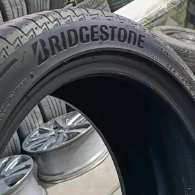 BRIDGESTONE 235 45 18 TEKER