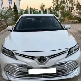 Toyota Camry 2018