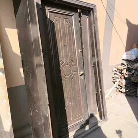 двери межкомнатные и входные