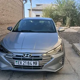 Hyundai Elantra 2020