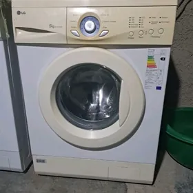 СТИРАЛЬНАЯ МАШИНКА