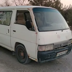 Nissan Urvan 1998