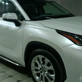 Toyota Highlander 2022