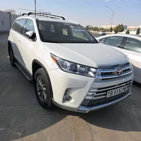 Toyota Highlander 2019