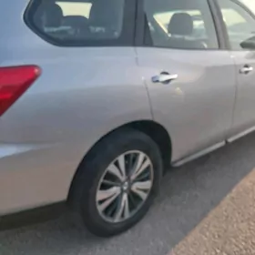 Nissan Pathfinder 2020