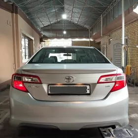 Toyota Camry 2012