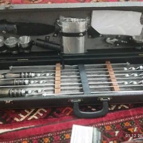 Şaşlik bişirýän