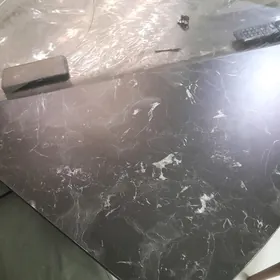 стол и стулья