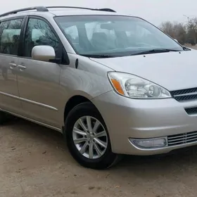 Toyota Sienna 2003