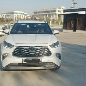 Toyota Highlander 2024