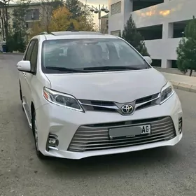 Toyota Sienna 2018