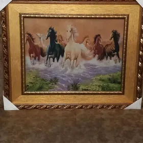 Картина в золотой раме