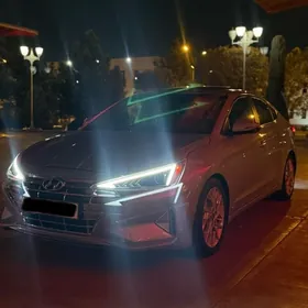 Hyundai Elantra 2020