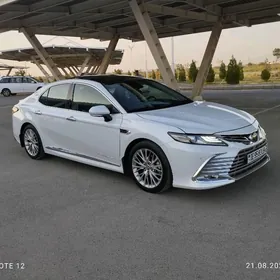 Toyota Camry 2021