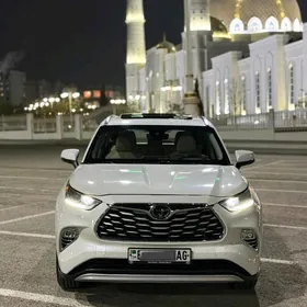 Toyota Highlander 2020