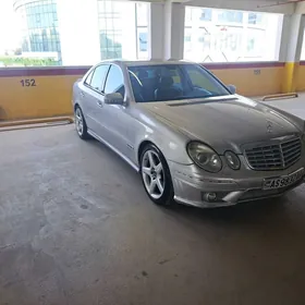 Mercedes-Benz E350 2005