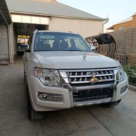 Mitsubishi Pajero 2021