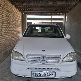 Mercedes-Benz ML350 2000