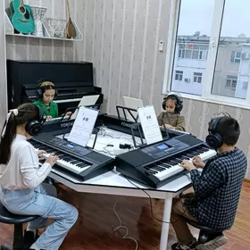 Fortepiano pianino öwredýäris