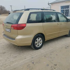 Toyota Sienna 2004