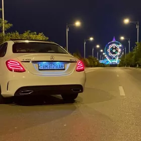 Mercedes-Benz C300 2015