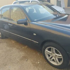 Mercedes-Benz E320 1996
