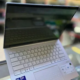 ASUS Ultra5/OLED/SENSOR