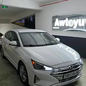 Hyundai Elantra 2020