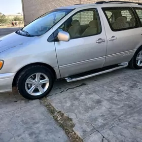 Toyota Sienna 2002