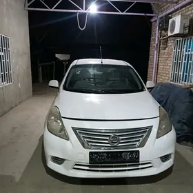 Nissan Versa 2012
