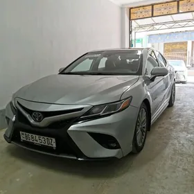 Toyota Camry 2019