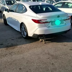 Toyota Camry 2025