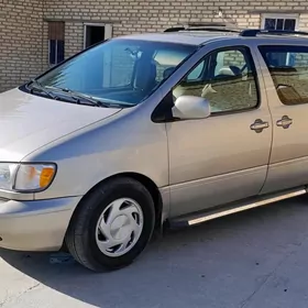 Toyota Sienna 2000