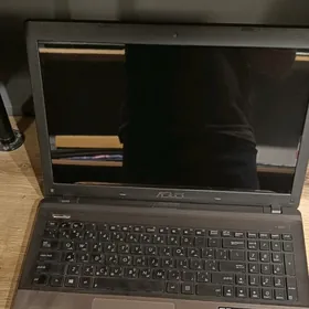 ноутбук Asus i7
