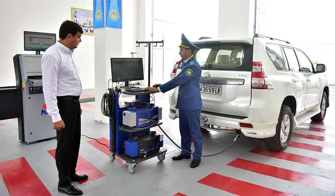 Türkmenistanda bikanun ulag belgileri, gadagan edilen ýerlerde durmak we tizlik üçin jerimeler artdyryldy